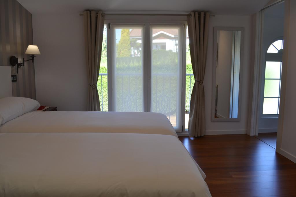 Apartamentos Puerta De Gijón Exteriör bild